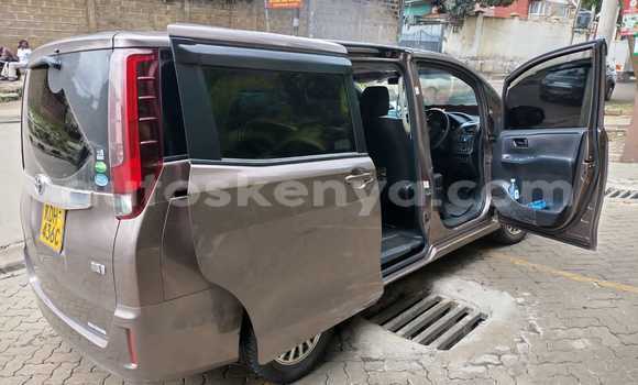 Nunua Ilio tumika Toyota Noah Brown Gari ndani ya Nairobi nchini Nairobi Nunua Ilio tumika Toyota Noah Brown Gari ndani ya Nairobi nchini Nairobi