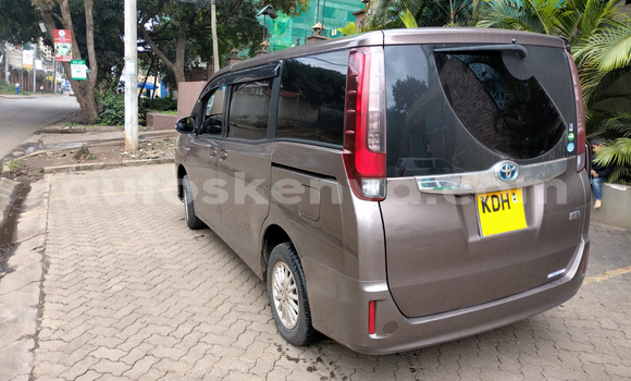 Nunua Ilio tumika Toyota Noah Brown Gari ndani ya Nairobi nchini Nairobi Nunua Ilio tumika Toyota Noah Brown Gari ndani ya Nairobi nchini Nairobi