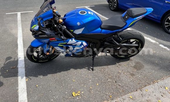 Nunua Ilio tumika Suzuki GSX–R Bluu Bike ndani ya Nairobi nchini Nairobi Nunua Ilio tumika Suzuki GSX–R Bluu Bike ndani ya Nairobi nchini Nairobi