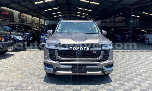 Nunua Imported Toyota Land Cruiser Brown Gari ndani ya Mombasa nchini Kenya ya Pwani Nunua Imported Toyota Land Cruiser Brown Gari ndani ya Mombasa nchini Kenya ya Pwani