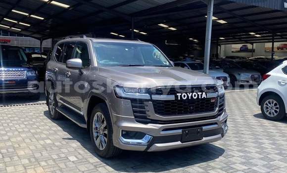 Nunua Imported Toyota Land Cruiser Brown Gari ndani ya Mombasa nchini Kenya ya Pwani Nunua Imported Toyota Land Cruiser Brown Gari ndani ya Mombasa nchini Kenya ya Pwani