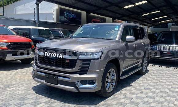 Nunua Imported Toyota Land Cruiser Brown Gari ndani ya Mombasa nchini Kenya ya Pwani Nunua Imported Toyota Land Cruiser Brown Gari ndani ya Mombasa nchini Kenya ya Pwani