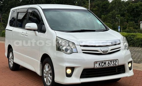 Nunua Ilio tumika Toyota Noah Nyeupe Gari ndani ya Bungoma nchini West Kenya