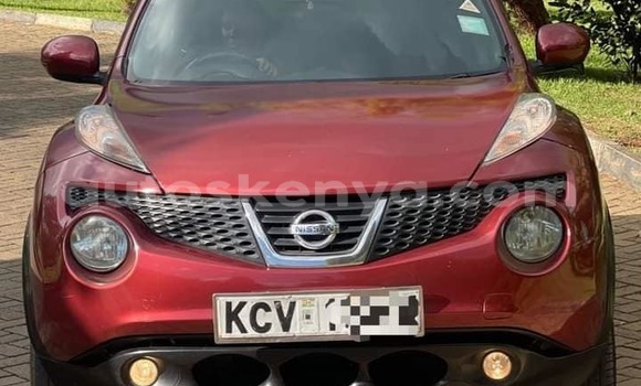Oofamaa Nissan Juke Red Makiinaa iti Bute keessatti Northeast Kenya keessatti