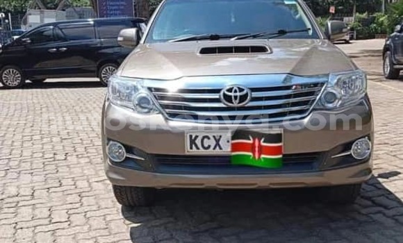 Oofamaa Toyota Fortuner Other Makiinaa iti Bomet keessatti Rift Valley keessatti Oofamaa Toyota Fortuner Other Makiinaa iti Bomet keessatti Rift Valley keessatti