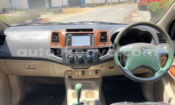 Imported Toyota Fortuner Beige Makiinaa iti Mombasa keessatti Coastal Kenya keessatti Imported Toyota Fortuner Beige Makiinaa iti Mombasa keessatti Coastal Kenya keessatti