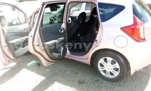 Oofamaa Nissan Note Other Makiinaa iti Bute keessatti Northeast Kenya keessatti