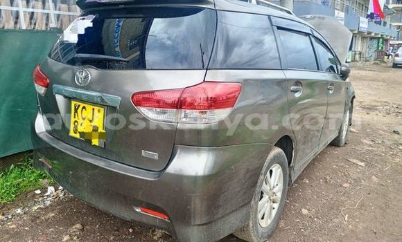 Oofamaa Toyota Wish Other Makiinaa iti Bura keessatti Northeast Kenya keessatti Oofamaa Toyota Wish Other Makiinaa iti Bura keessatti Northeast Kenya keessatti