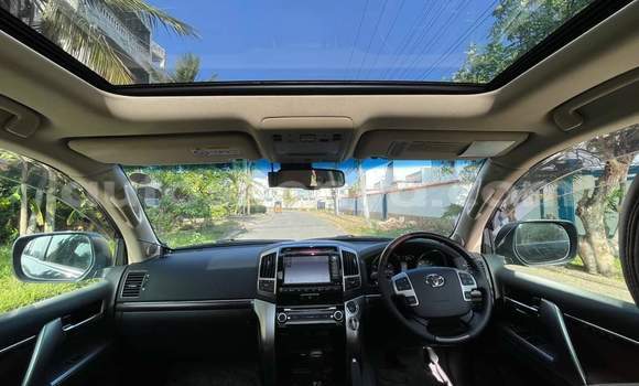 Imported Toyota Land Cruiser Black Makiinaa iti Mombasa keessatti Coastal Kenya keessatti Imported Toyota Land Cruiser Black Makiinaa iti Mombasa keessatti Coastal Kenya keessatti