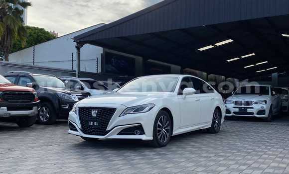 Imported Toyota Crown White Makiinaa iti Mombasa keessatti Coastal Kenya keessatti Imported Toyota Crown White Makiinaa iti Mombasa keessatti Coastal Kenya keessatti