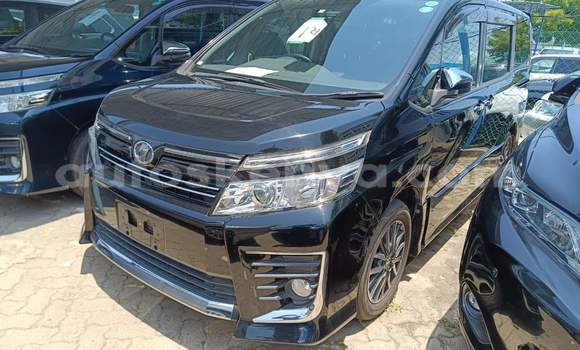 Nunua Imported Toyota Voxy Nyeusi Gari ndani ya Mombasa nchini Kenya ya Pwani Nunua Imported Toyota Voxy Nyeusi Gari ndani ya Mombasa nchini Kenya ya Pwani
