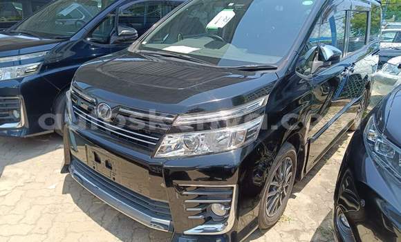 Nunua Imported Toyota Voxy Nyeusi Gari ndani ya Mombasa nchini Kenya ya Pwani Nunua Imported Toyota Voxy Nyeusi Gari ndani ya Mombasa nchini Kenya ya Pwani