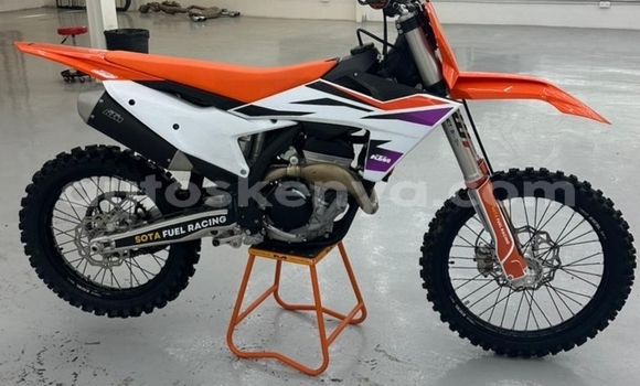 Oofamaa KTM 250 Beige Doqdoqqee iti Nairobi keessatti Nairobi keessatti