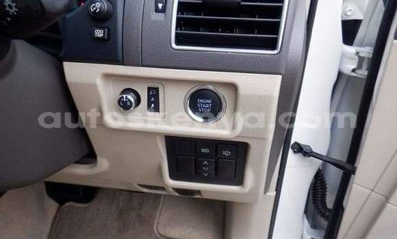 Imported Toyota Land Cruiser Prado White Makiinaa iti Mombasa keessatti Coastal Kenya keessatti Imported Toyota Land Cruiser Prado White Makiinaa iti Mombasa keessatti Coastal Kenya keessatti