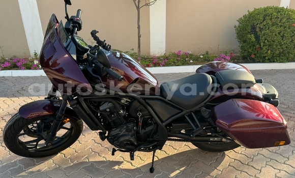 Oofamaa Honda Rebel Red Doqdoqqee iti Nairobi keessatti Nairobi keessatti