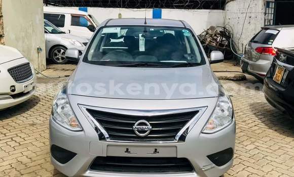Nunua Imported Nissan Latio Fedha Gari ndani ya Mombasa nchini Kenya ya Pwani