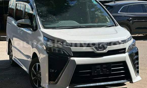 Imported Toyota Voxy White Makiinaa iti Mombasa keessatti Coastal Kenya keessatti Imported Toyota Voxy White Makiinaa iti Mombasa keessatti Coastal Kenya keessatti