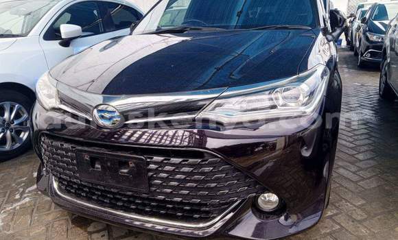 Nunua Imported Toyota Fielder Nyeusi Gari ndani ya Mombasa nchini Kenya ya Pwani