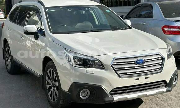 Nunua Imported Subaru Outback Nyeupe Gari ndani ya Mombasa nchini Kenya ya Pwani