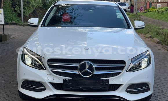 Buy Used Mercedes‒Benz C–Class White Car in Nairobi in Nairobi