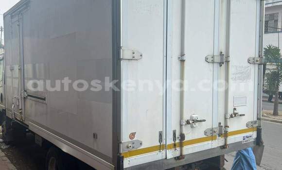 Nunua Imported Isuzu 117 Nyeupe Gari ndani ya Mombasa nchini Kenya ya Pwani