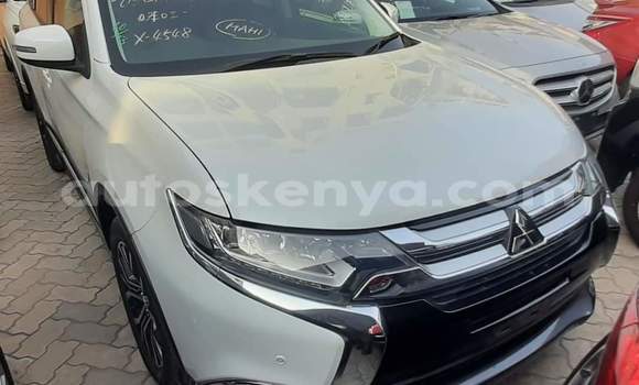 Imported Mitsubishi Outlander White Makiinaa iti Mombasa keessatti Coastal Kenya keessatti Imported Mitsubishi Outlander White Makiinaa iti Mombasa keessatti Coastal Kenya keessatti