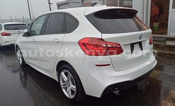 Nunua Imported BMW 2-Series Nyeupe Gari ndani ya Mombasa nchini Kenya ya Pwani