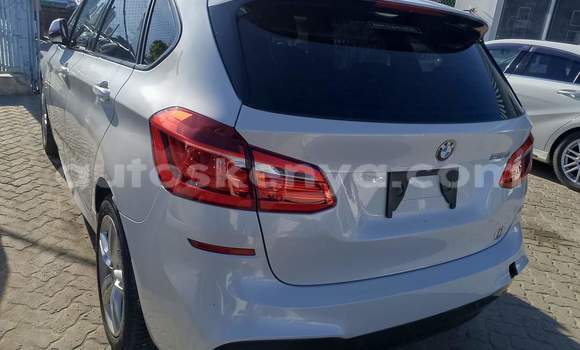 Nunua Imported BMW 2-Series Nyeupe Gari ndani ya Mombasa nchini Kenya ya Pwani Nunua Imported BMW 2-Series Nyeupe Gari ndani ya Mombasa nchini Kenya ya Pwani