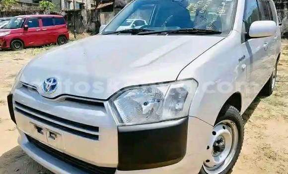 Imported Toyota Probox Silver Makiinaa iti Mombasa keessatti Coastal Kenya keessatti Imported Toyota Probox Silver Makiinaa iti Mombasa keessatti Coastal Kenya keessatti