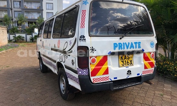 Buy Used Toyota Hiace White Car in Bura in Northeast Kenya Buy Used Toyota Hiace White Car in Bura in Northeast Kenya