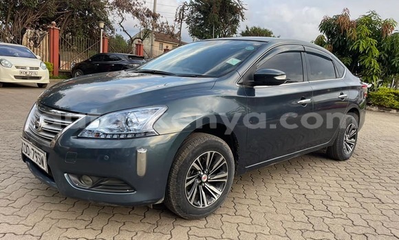 Oofamaa Nissan Sylphy Black Makiinaa iti Busia keessatti West Kenya keessatti