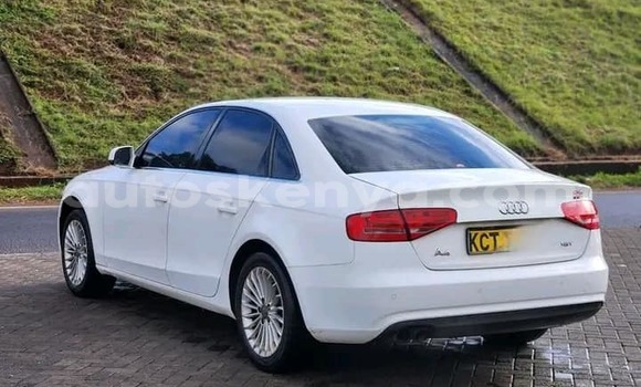 Oofamaa Audi A4 White Makiinaa iti Busia keessatti West Kenya keessatti Oofamaa Audi A4 White Makiinaa iti Busia keessatti West Kenya keessatti