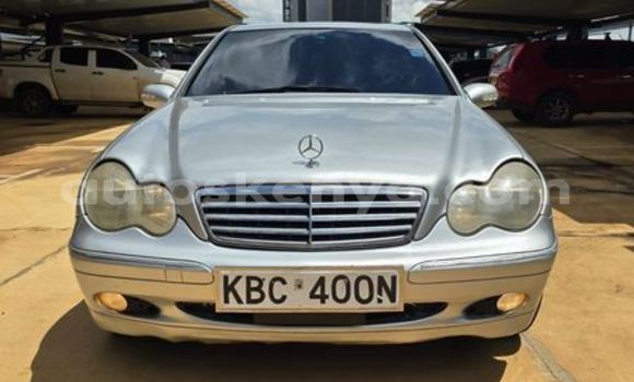 Oofamaa Mercedes‒Benz C–Class Other Makiinaa iti Bura keessatti Northeast Kenya keessatti