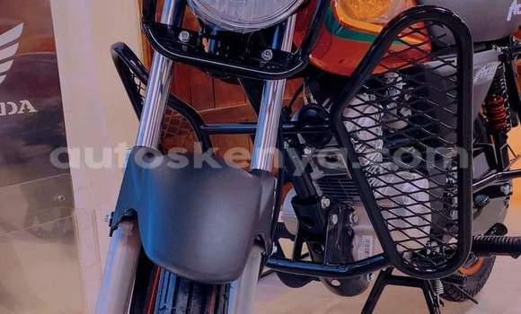Haaraa Honda ACE CB 125 Red Doqdoqqee iti Nairobi keessatti Nairobi keessatti Haaraa Honda ACE CB 125 Red Doqdoqqee iti Nairobi keessatti Nairobi keessatti