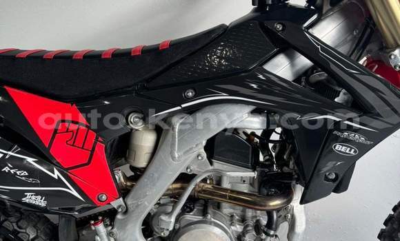 Oofamaa Honda CRF250X Black Doqdoqqee iti Nairobi keessatti Nairobi keessatti Oofamaa Honda CRF250X Black Doqdoqqee iti Nairobi keessatti Nairobi keessatti