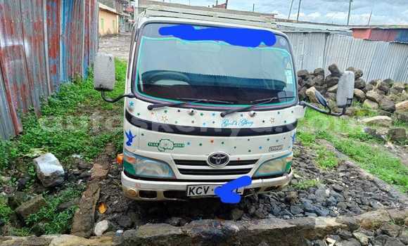Buy Used DAF CF White Truck in Bungoma in West Kenya Buy Used DAF CF White Truck in Bungoma in West Kenya