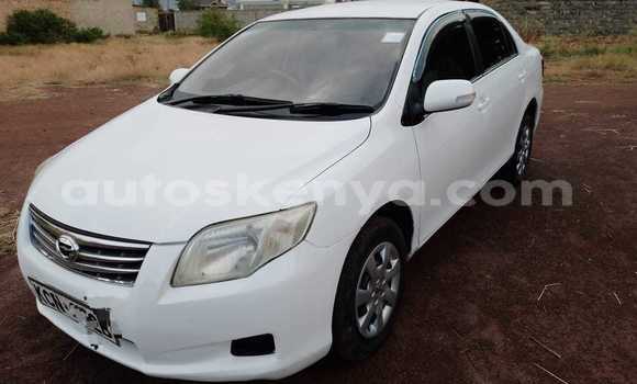 Oofamaa Toyota Axio White Makiinaa iti Bomet keessatti Rift Valley keessatti
