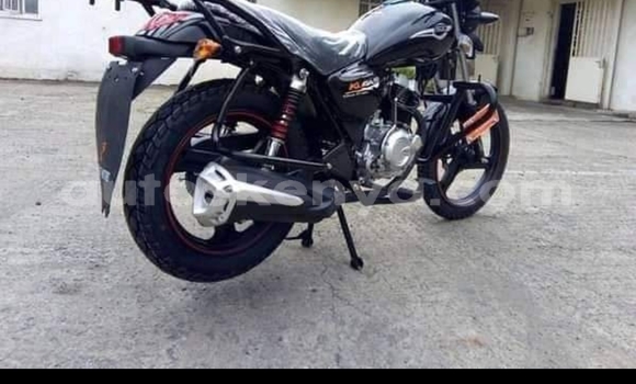 Oofamaa Evalast Kuga Black Doqdoqqee iti Nairobi keessatti Nairobi keessatti