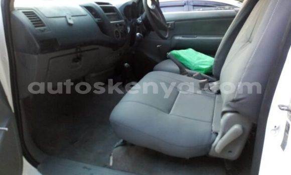 Oofamaa Toyota Hillux White Netiree iti Machakos keessatti Nairobi keessatti Oofamaa Toyota Hillux White Netiree iti Machakos keessatti Nairobi keessatti