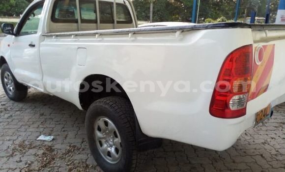 Oofamaa Toyota Hillux White Netiree iti Machakos keessatti Nairobi keessatti Oofamaa Toyota Hillux White Netiree iti Machakos keessatti Nairobi keessatti