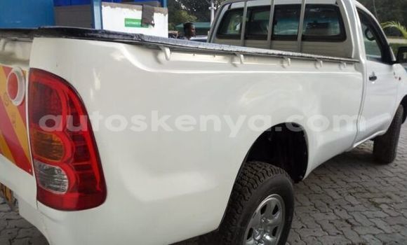 Oofamaa Toyota Hillux White Netiree iti Machakos keessatti Nairobi keessatti Oofamaa Toyota Hillux White Netiree iti Machakos keessatti Nairobi keessatti