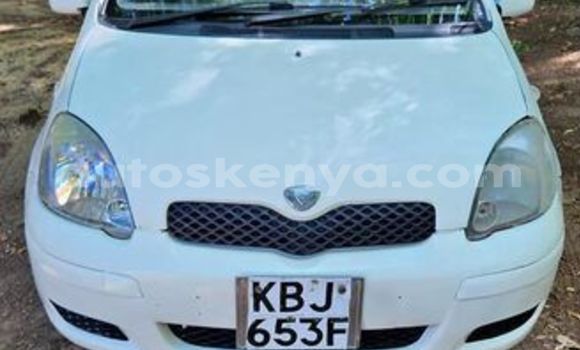 Nunua Ilio tumika Toyota Vitz Nyeupe Gari ndani ya Machakos nchini Mashariki ya Kenya