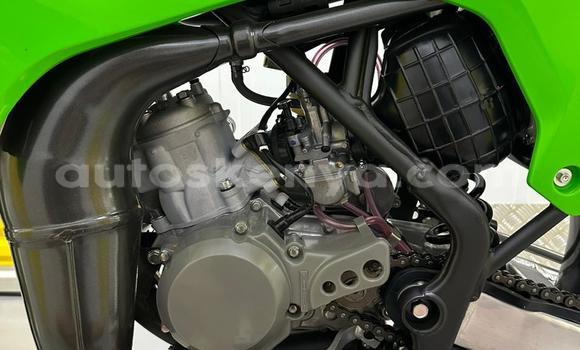 Oofamaa Kawasaki KX Green Doqdoqqee iti Nairobi keessatti Nairobi keessatti Oofamaa Kawasaki KX Green Doqdoqqee iti Nairobi keessatti Nairobi keessatti