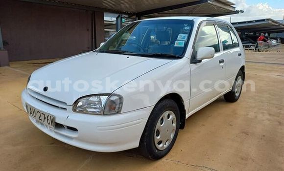 Nunua Ilio tumika Toyota Starlet Nyeupe Gari ndani ya Machakos nchini Nairobi