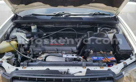 Buy Used Toyota Kluger White Car in Bute in Northeast Kenya Buy Used Toyota Kluger White Car in Bute in Northeast Kenya