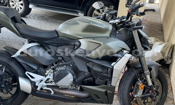 Oofamaa Ducati Streetfighter Black Doqdoqqee iti Nairobi keessatti Nairobi keessatti