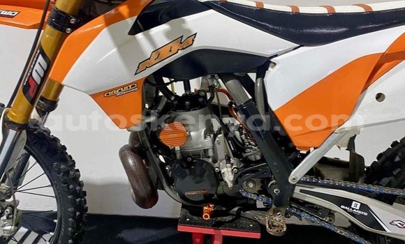 Oofamaa KTM 250 Red Doqdoqqee iti Nairobi keessatti Nairobi keessatti Oofamaa KTM 250 Red Doqdoqqee iti Nairobi keessatti Nairobi keessatti