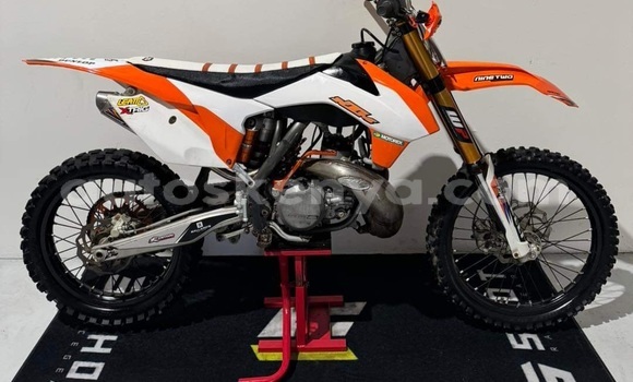 Oofamaa KTM 250 Red Doqdoqqee iti Nairobi keessatti Nairobi keessatti Oofamaa KTM 250 Red Doqdoqqee iti Nairobi keessatti Nairobi keessatti
