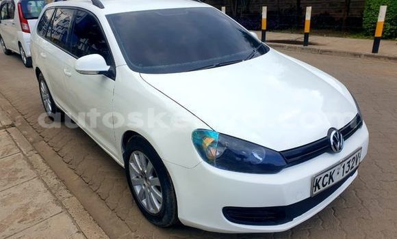 Nunua Ilio tumika Volkswagen Golf Nyeupe Gari ndani ya Nairobi nchini Nairobi