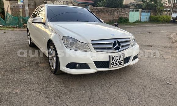 Oofamaa Mercedes-Benz C-Classe White Makiinaa iti Nairobi keessatti Nairobi keessatti Oofamaa Mercedes-Benz C-Classe White Makiinaa iti Nairobi keessatti Nairobi keessatti